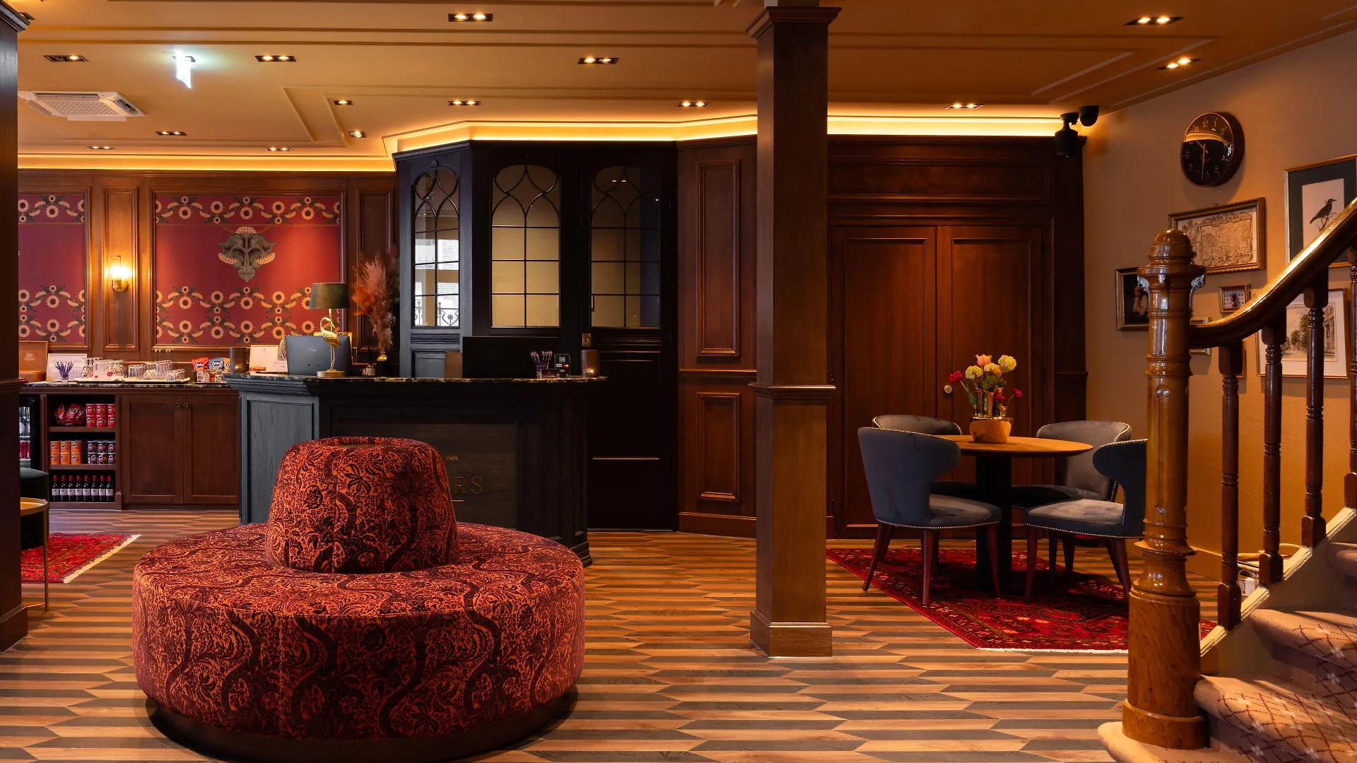 Where to Stay in Oud-Zuid: 15 Hotels Near Schiphol